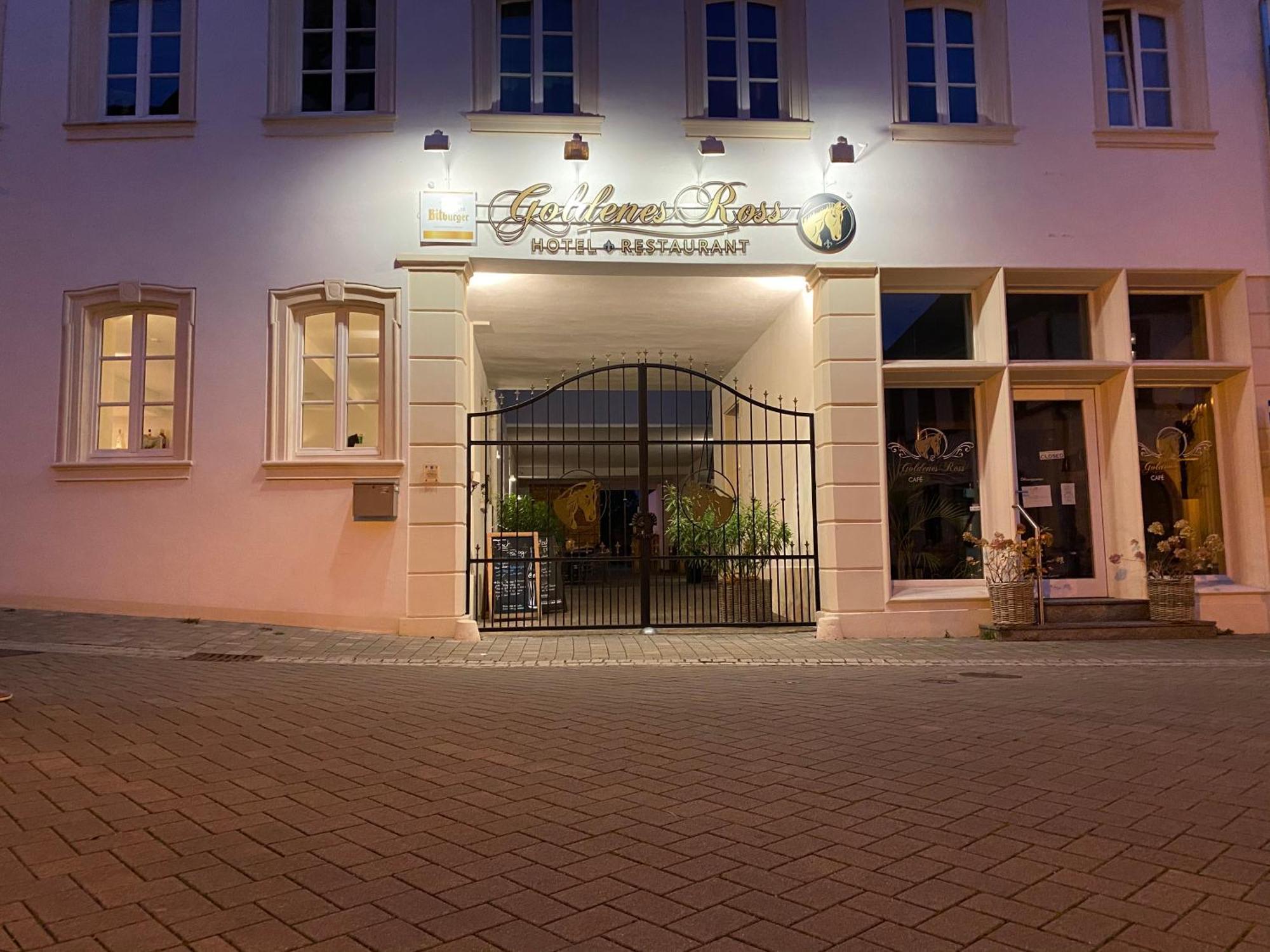 Hotel Restaurant Goldenes Ross Gollheim 외부 사진