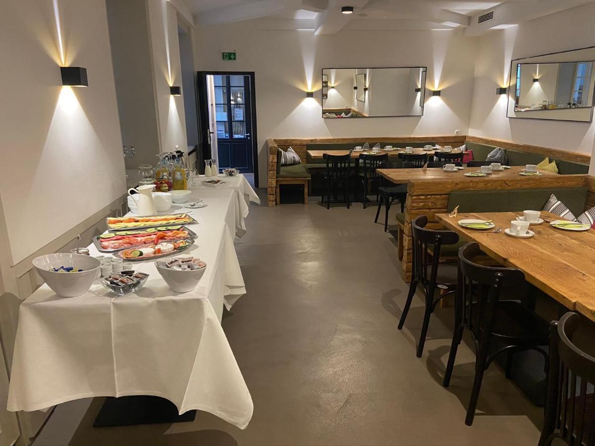 Hotel Restaurant Goldenes Ross Gollheim 외부 사진