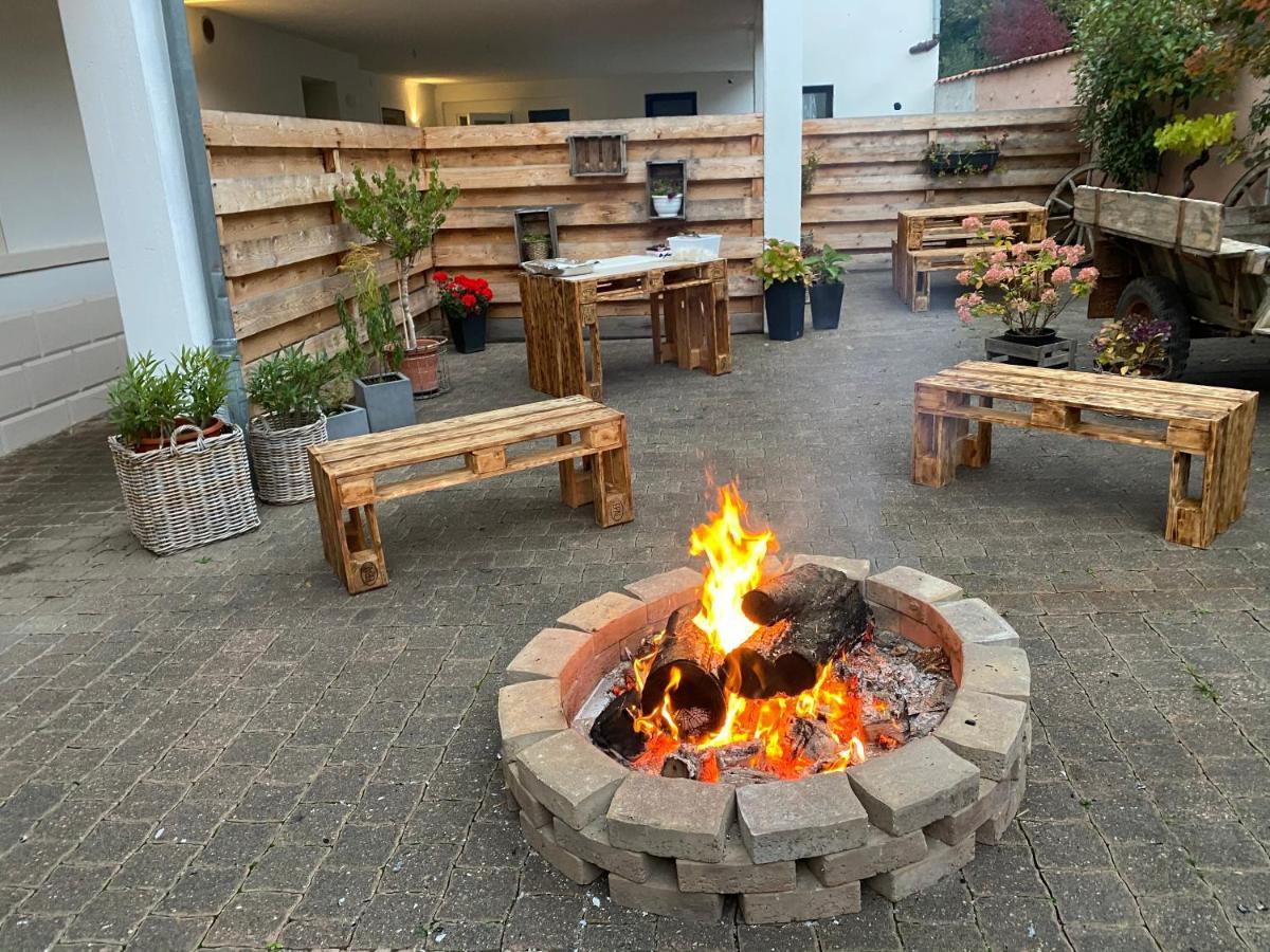 Hotel Restaurant Goldenes Ross Gollheim 외부 사진