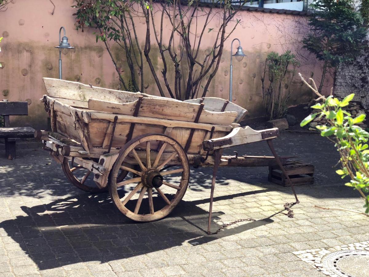 Hotel Restaurant Goldenes Ross Gollheim 외부 사진