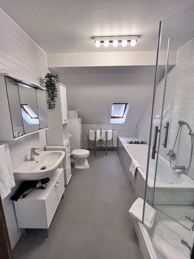 Hotel Restaurant Goldenes Ross Gollheim 외부 사진