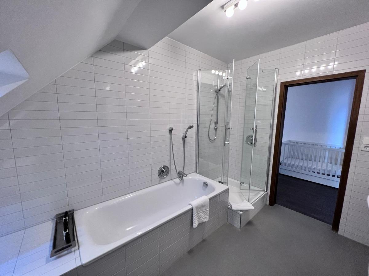 Hotel Restaurant Goldenes Ross Gollheim 외부 사진
