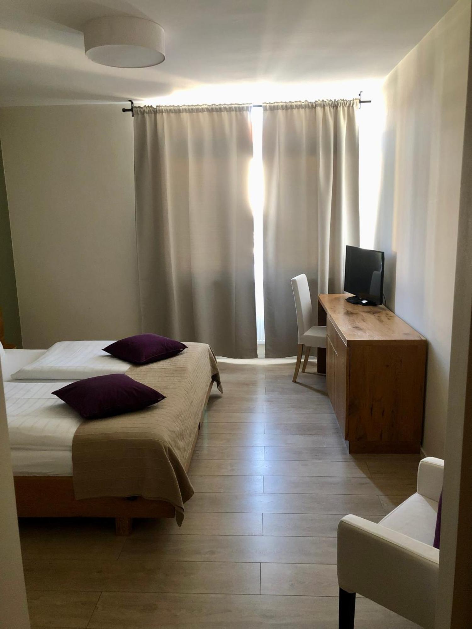 Hotel Restaurant Goldenes Ross Gollheim 객실 사진